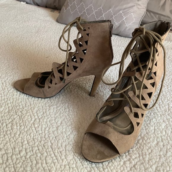 Urban Edge Lace-Up Peep-Toe Booties - Sleek and Bold for the Style-Savvy